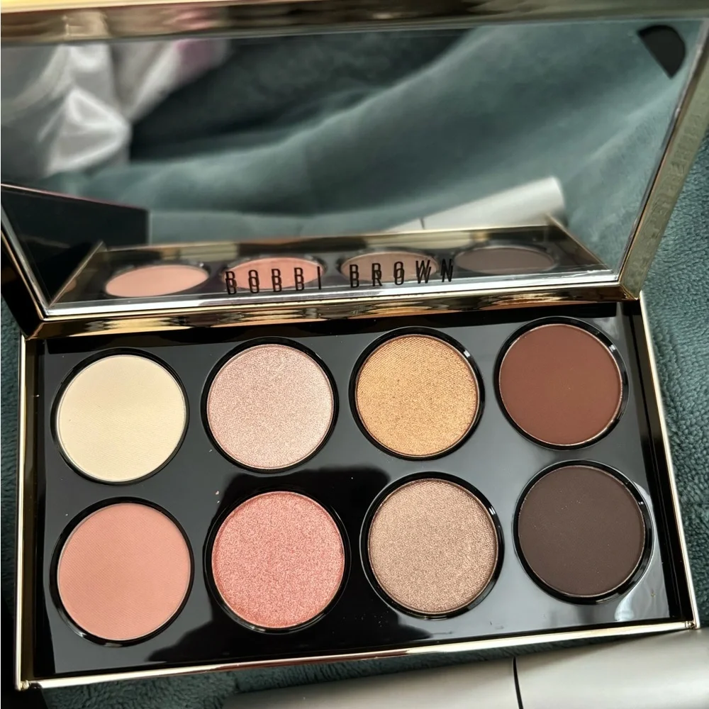 Bobbi Brown Shining Moment Eye Shadow Palette Set